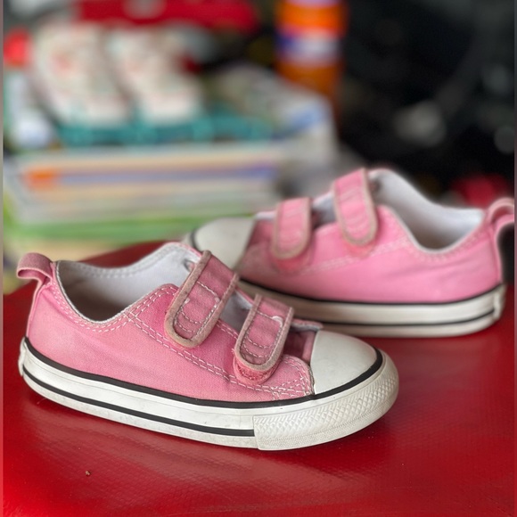 Toddler Converse All Star Chuck Taylor - size 7. - Picture 4 of 13